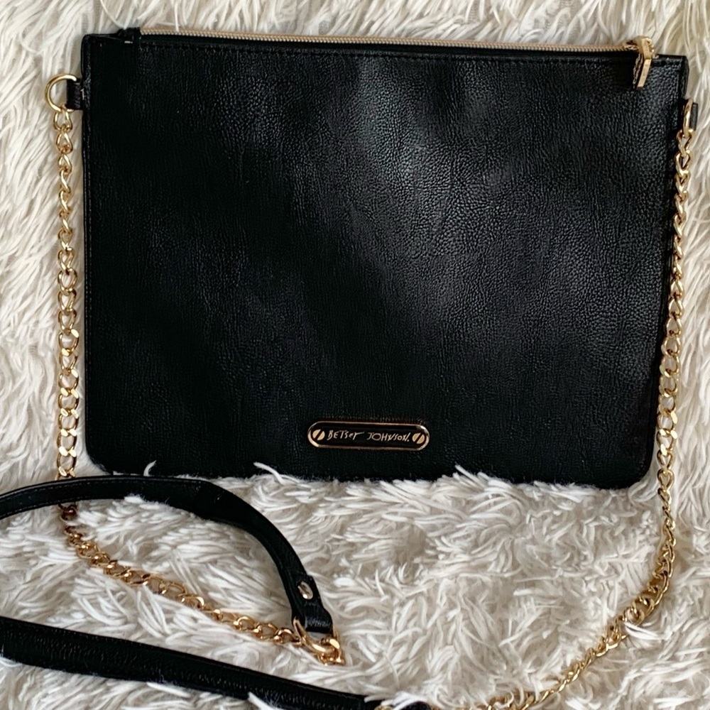 BETSEY JOHNSON SPIN ⚫️🔛(game) purse. 
Like New. - Picture 3 of 10